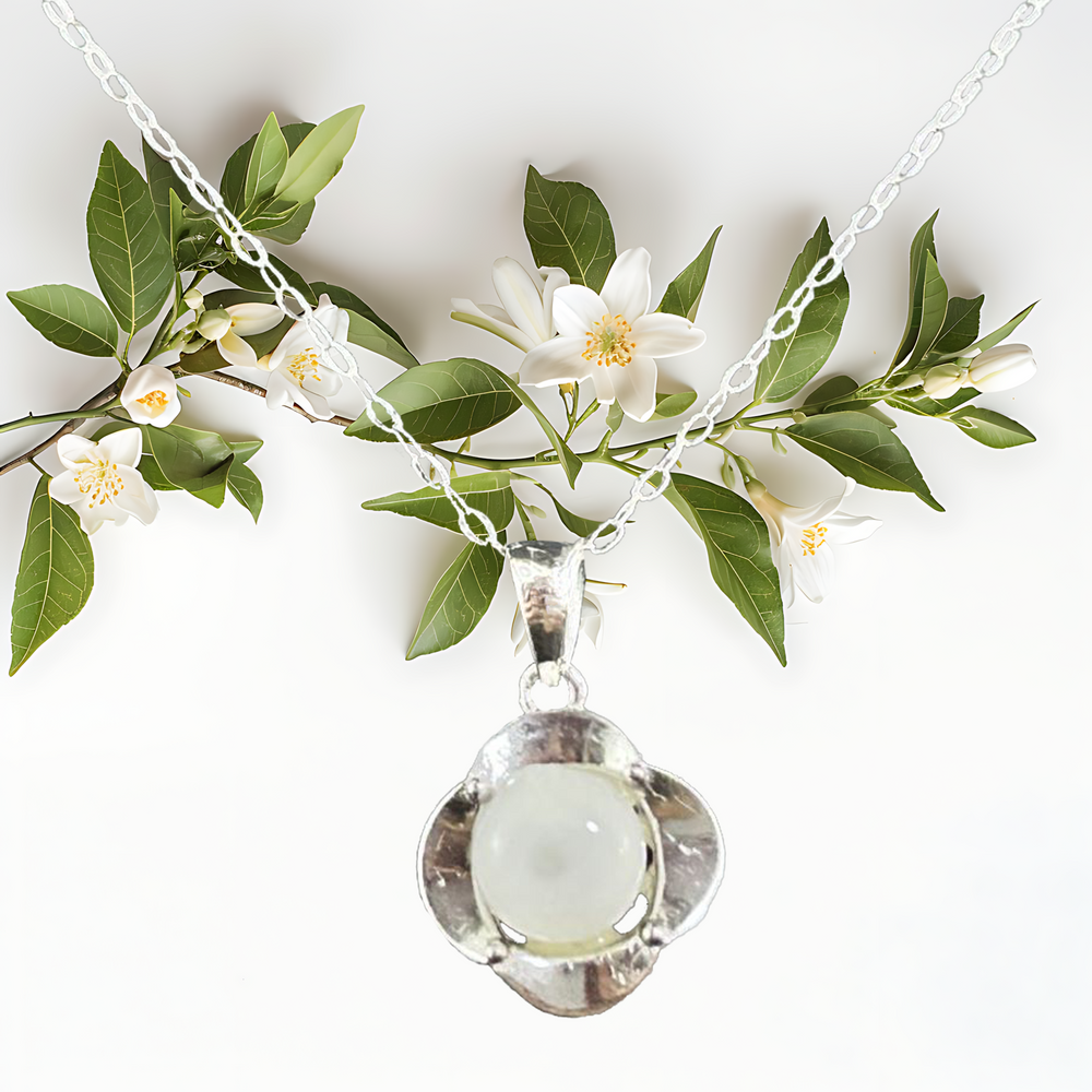 Blossom Delight Diffuser Necklace