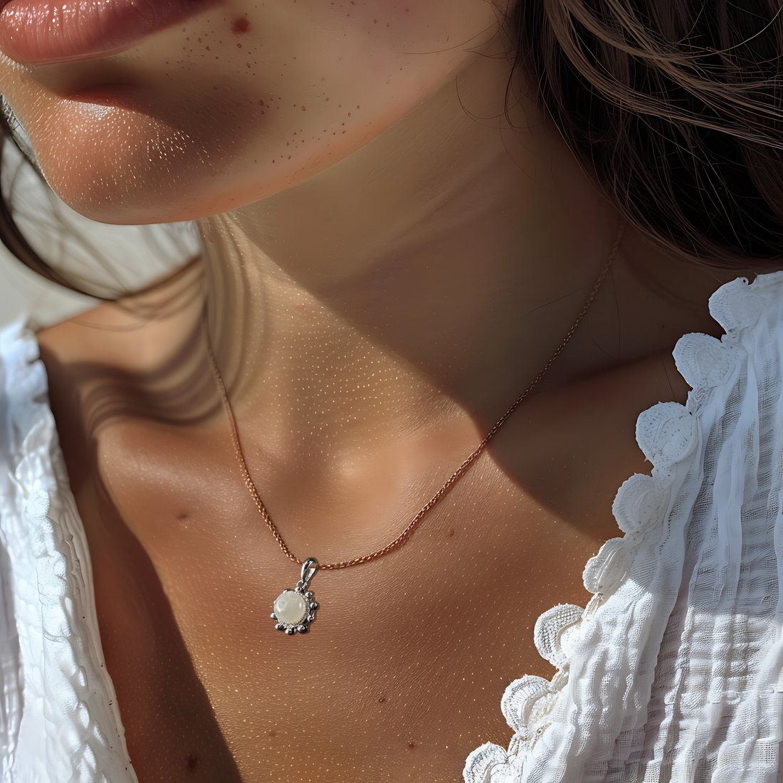 Sunshine Corail White Aromatherapy Necklace